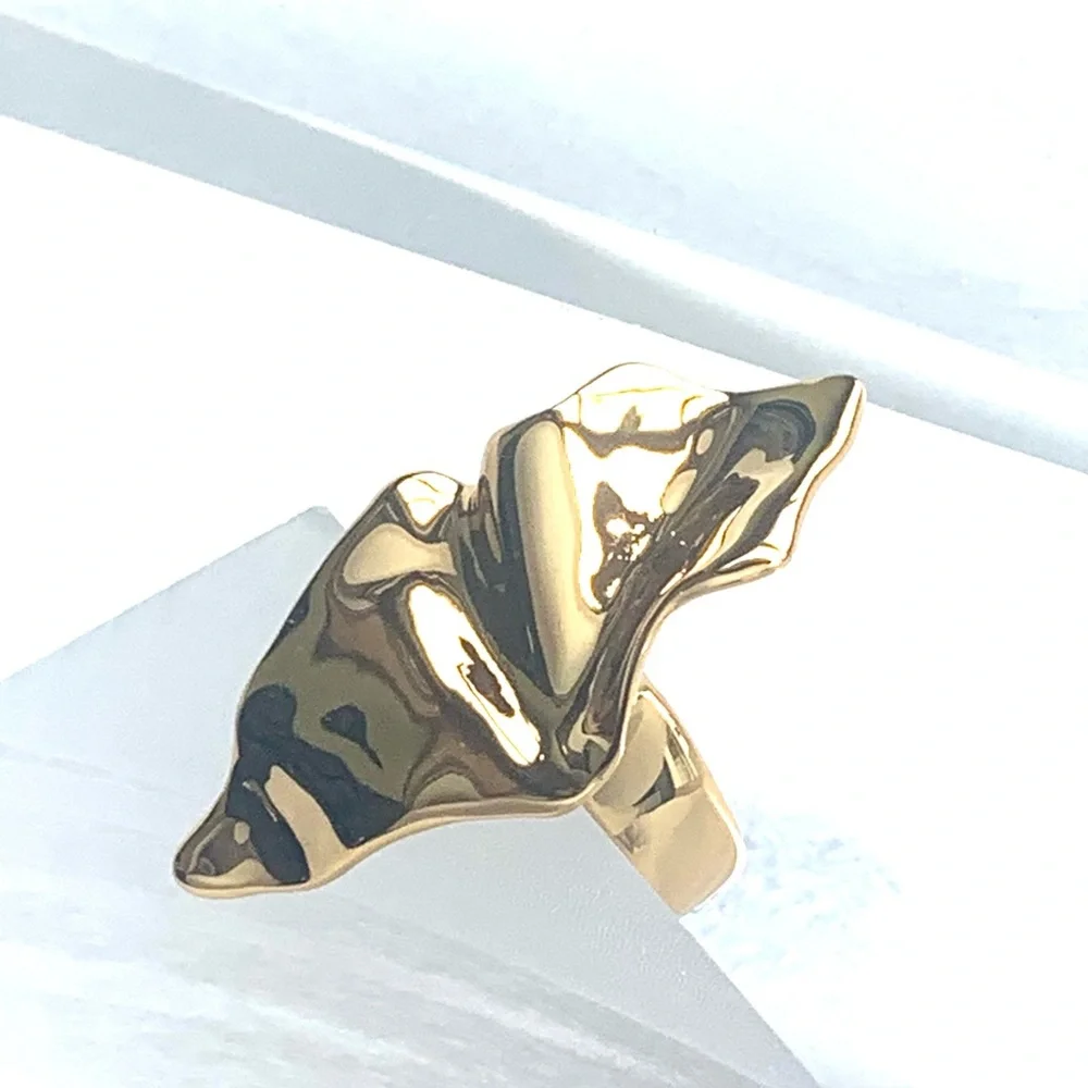 ALEXIS BITTAR Crumpled Metal Graceful Leaf Shaped Sculpted Yellow Gold Ring